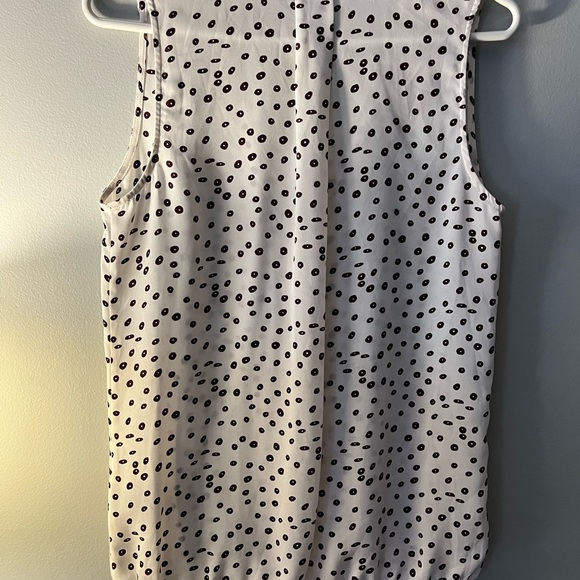 Sleeveless dress top - Picture 2 of 3